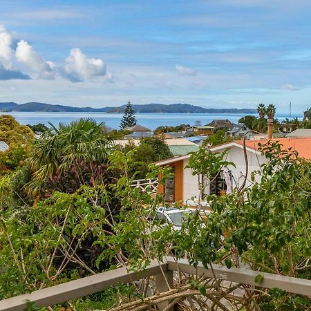 Couches, Bar Table & Kawau View Villa Snells Beach Exterior photo